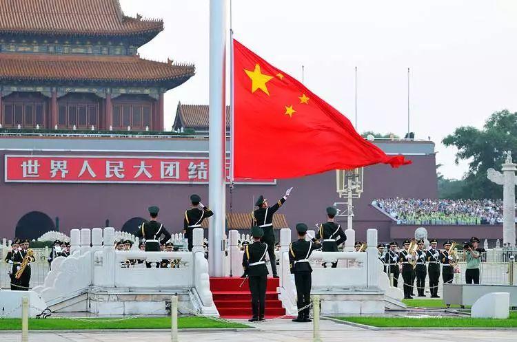 华为硬刚小米!今年最猛的国产机皇杀回来了